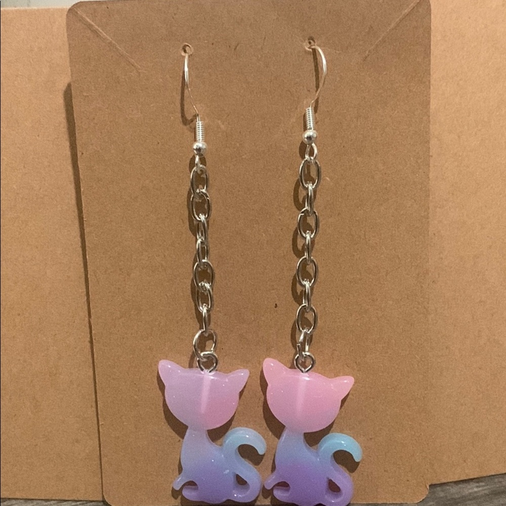2/$15 Cute Cat Dangle Earrings in Pink and Purple - Picture 3 of 5